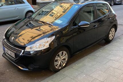 Peugeot 208 143.500 km 2.200 &euro; Düsseldorf 40213