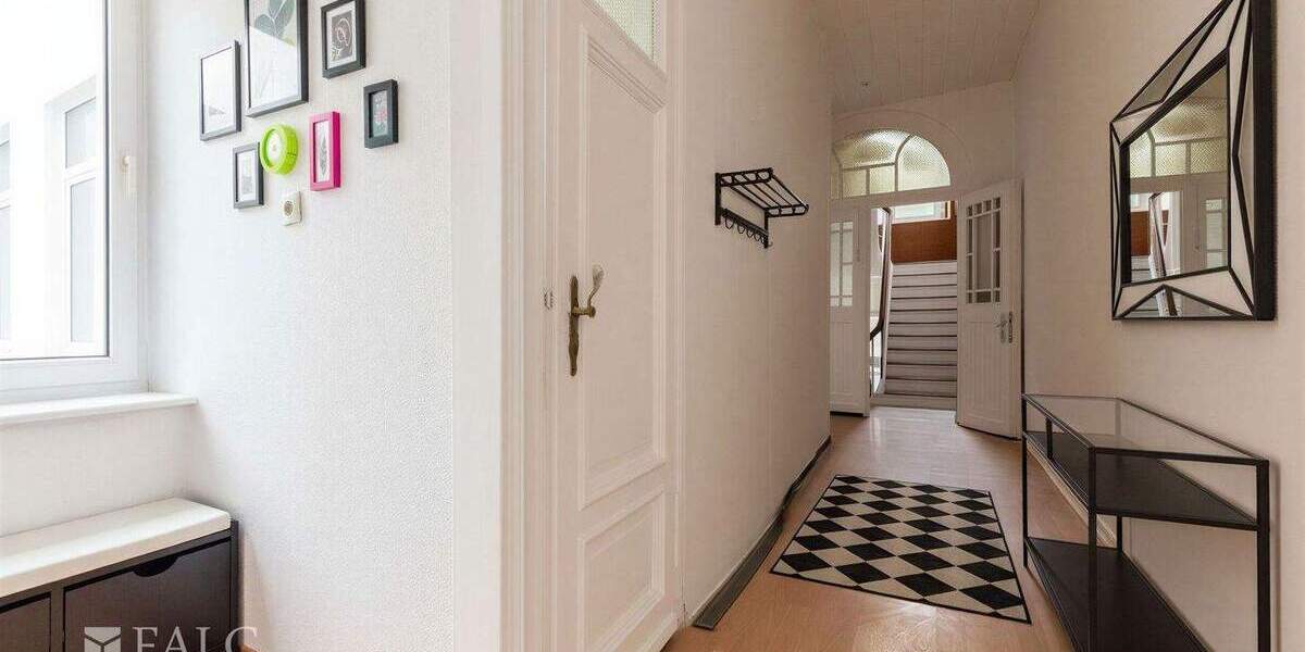 Etagenwohnung Krefeld Stadtmitte - 3 Zimmer, 104 m&sup2;, 198.500&euro; | Angebot:25698266