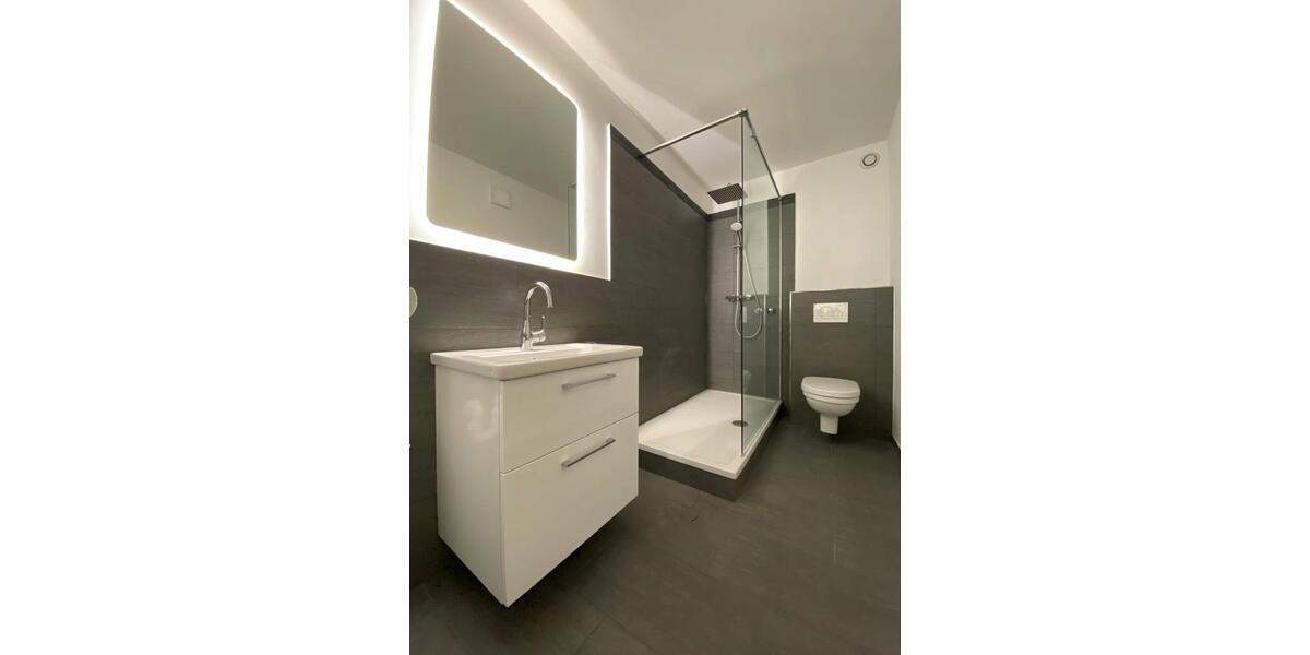 Etagenwohnung Düsseldorf Lörick - 2 Zimmer, 70 m&sup2;, 1.500&euro; | Angebot:25867933