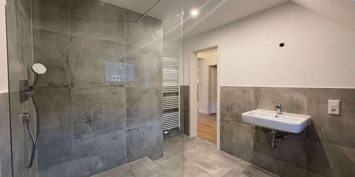 Etagenwohnung Düsseldorf Niederkassel - 2 Zimmer, 66 m&sup2;, 1.300&euro; | Angebot:24051791