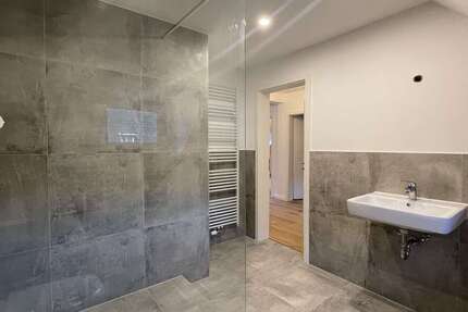 Wohnung Düsseldorf Niederkassel - 2 Zimmer, 66 m&sup2;, 1.300&euro; | Angebot:24051791