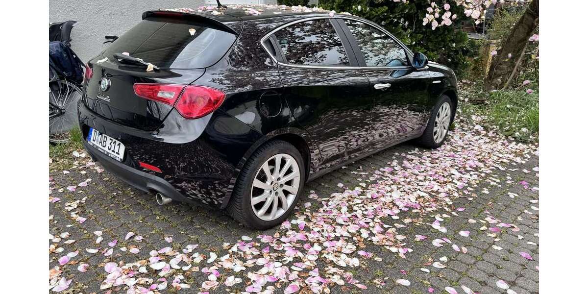 Alfa Romeo Giulietta 247.000 km 5.000 &euro; Düsseldorf 40227