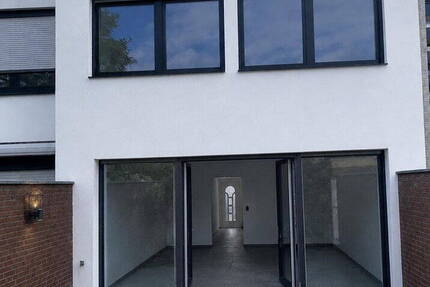 Haus Moers Hochstraß - 4 Zimmer, 105 m&sup2;, 1.480&euro; | Angebot:26607336