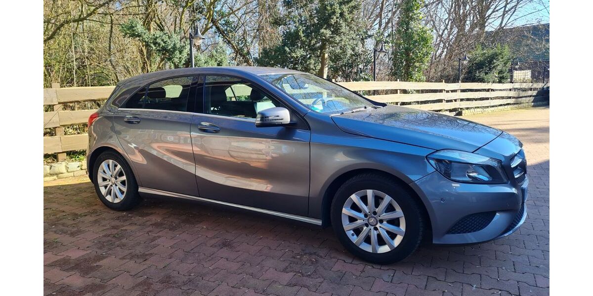 Mercedes-Benz A 180 65.350 km 12.900 &euro; Moers 47441