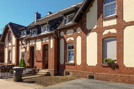 Haus Duisburg Hamborn - 4 Zimmer, 78 m&sup2;, 180.000&euro; | Angebot:25282178