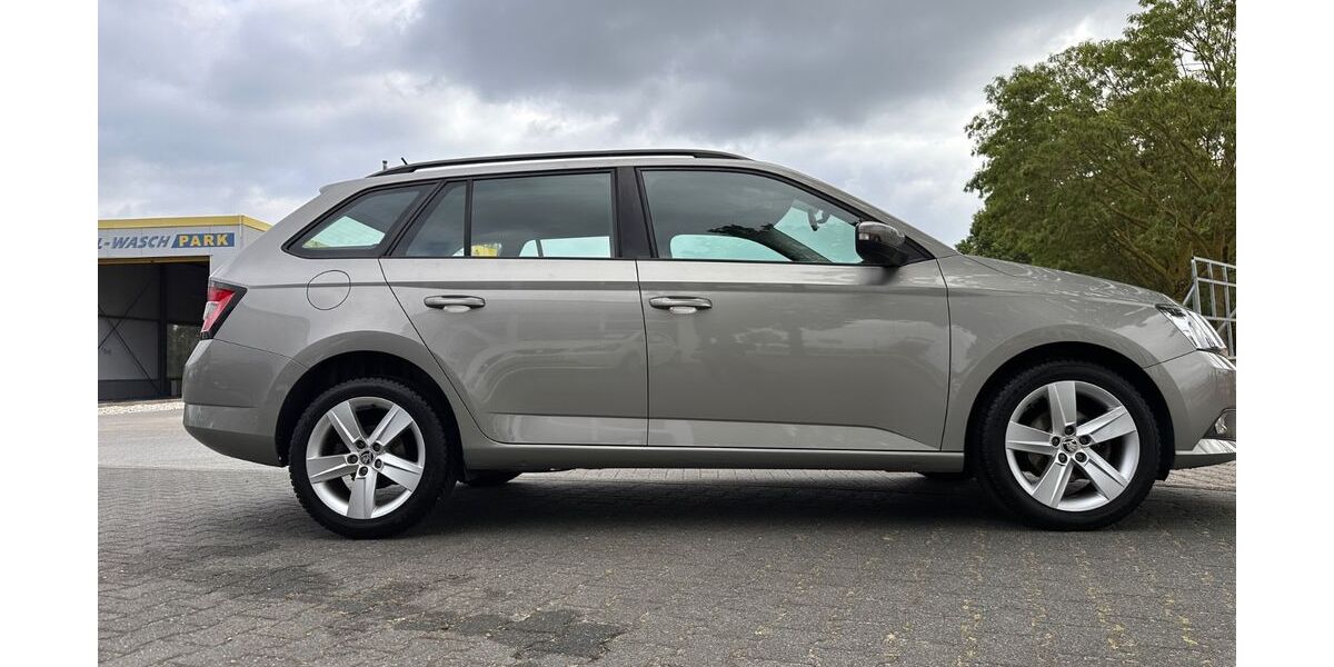 Skoda Fabia 103.500 km 9.899 &euro; Kevelaer 47623