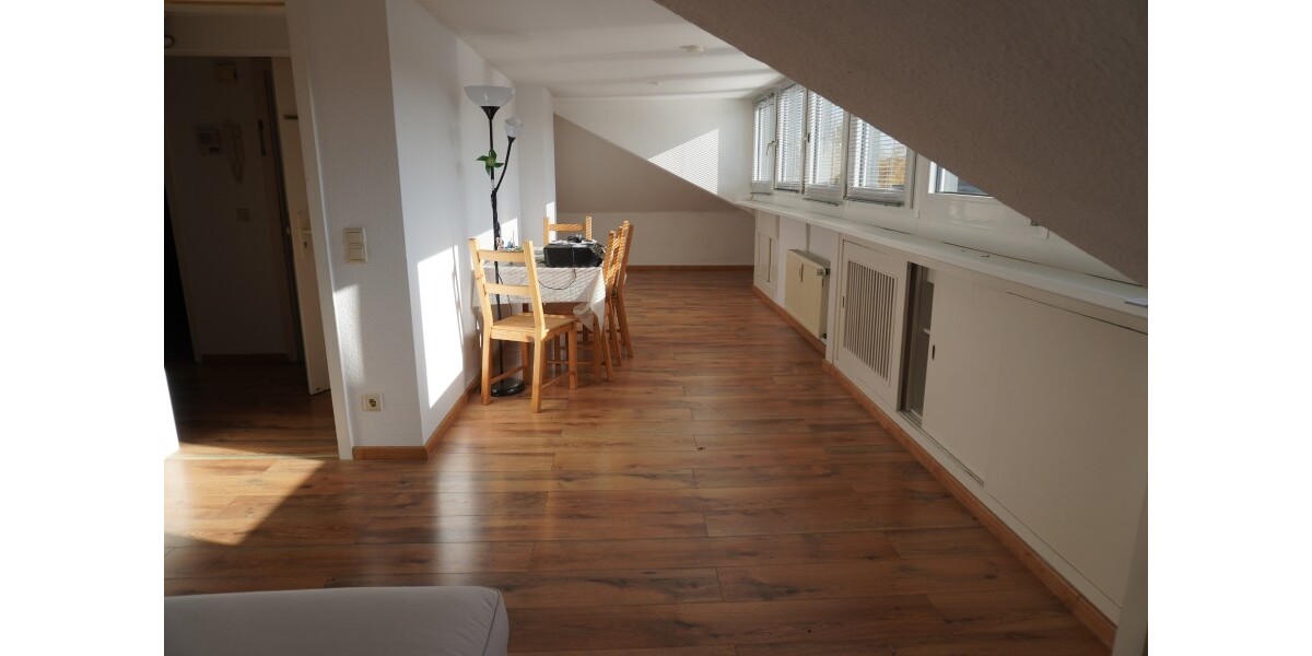 Provisionsfrei* SOFORT FREI! Rhein-nah - 2-Zm Penthouse Oberkassel - renoviert, Klimaanlage Einbauküche 55m² - Einfamilienhaus Düsseldorf Oberkassel | Angebot:25926108