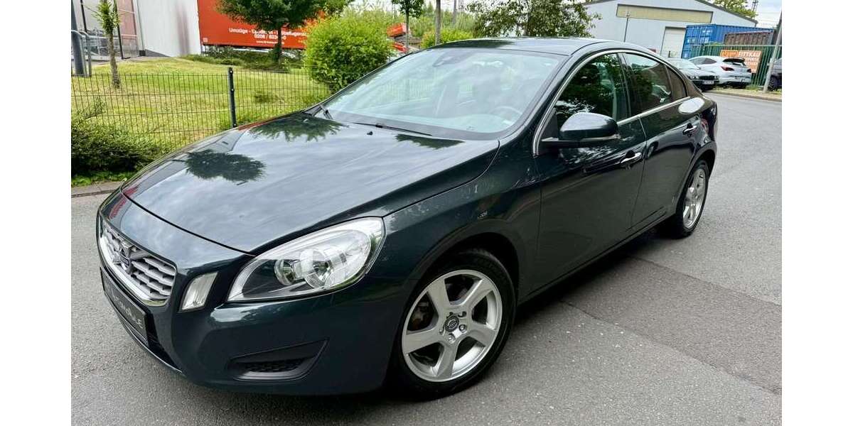 Volvo S60 111.000 km 6.490 &euro; Oberhausen 46045