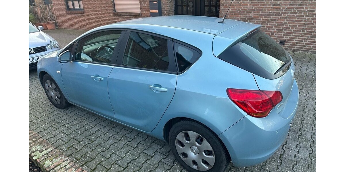 Opel Astra H 100.300 km 7.399 &euro; Straelen 47638