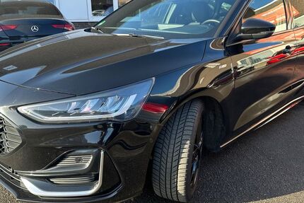 Ford Focus 111.450 km 15.880 &euro; Düsseldorf 40549