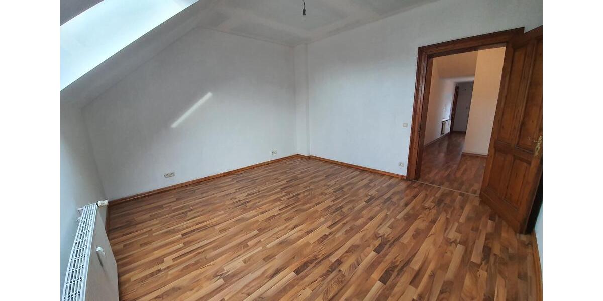 Dachgeschoßwohnung Duisburg Mittelmeiderich - 3 Zimmer, 95 m&sup2;, 700&euro; | Angebot:26699614