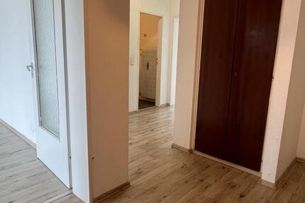Wohnung Oberhausen - 2 Zimmer, 67 m&sup2;, 495&euro; | Angebot:25103860