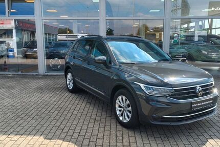VW Tiguan 66.000 km 25.990 &euro; Dinslaken 46539