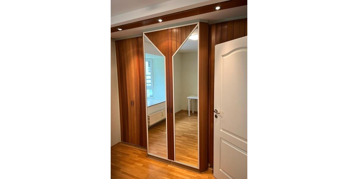 Hochparterre Essen Stadtbezirk IX - 3 Zimmer, 85 m&sup2;, 1.650&euro; | Angebot:25842715