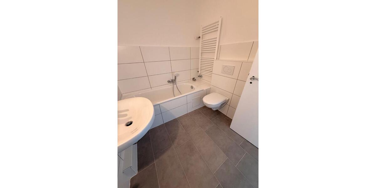 Etagenwohnung Krefeld - 3 Zimmer, 85 m&sup2;, 810&euro; | Angebot:25963742