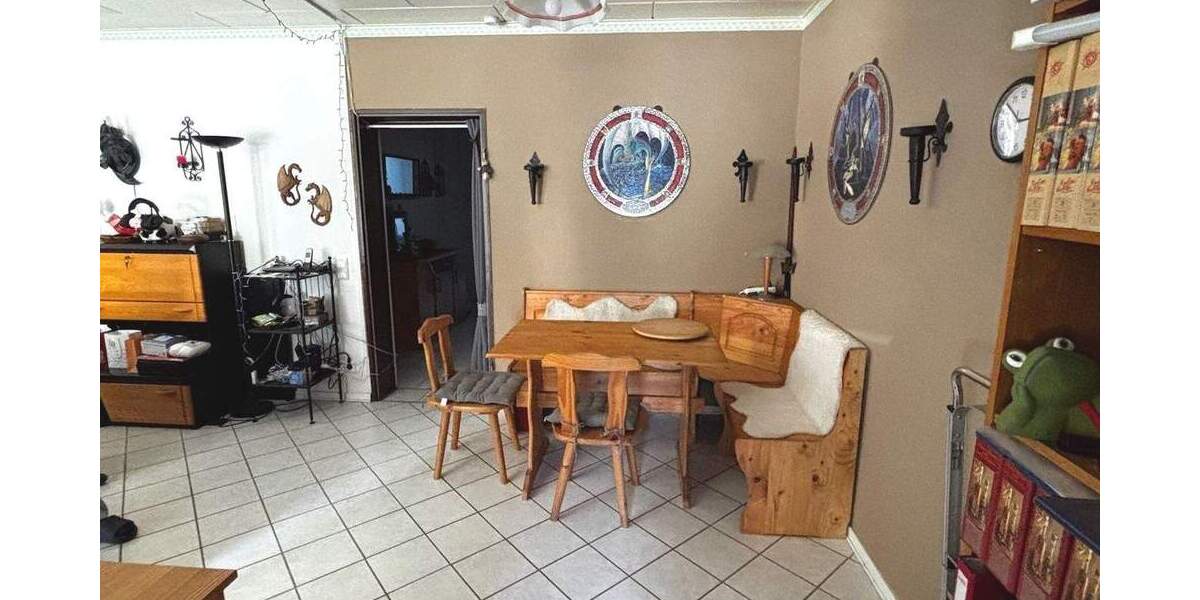 Etagenwohnung Krefeld Cracau - 3 Zimmer, 95 m&sup2;, 169.000&euro; | Angebot:25741183