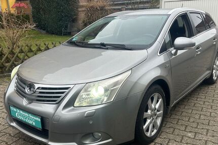 Toyota Avensis 215.000 km 6.450 &euro; Düsseldorf 40589