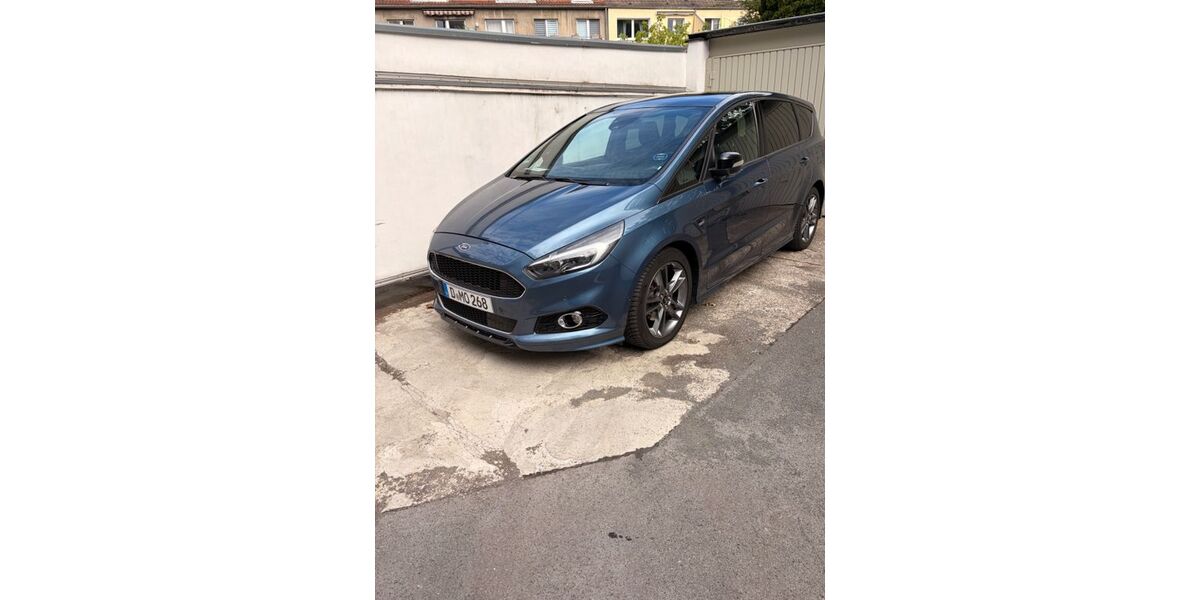 Ford S-Max 112.000 km 20.500 &euro; Düsseldorf 40215