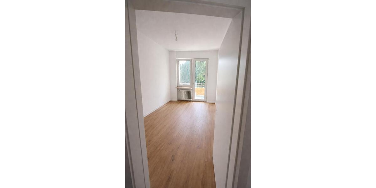 Etagenwohnung Duisburg - 2 Zimmer, 75 m&sup2;, 825&euro; | Angebot:25806782