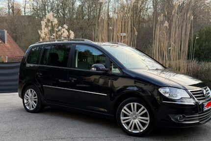VW Touran 61.222 km 6.000 &euro; Essen 45147