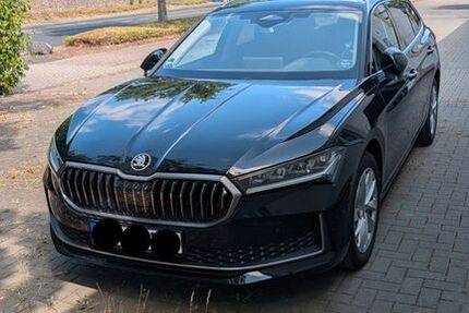 Skoda Superb 63.000 km 29.400 &euro; Krefeld 47807