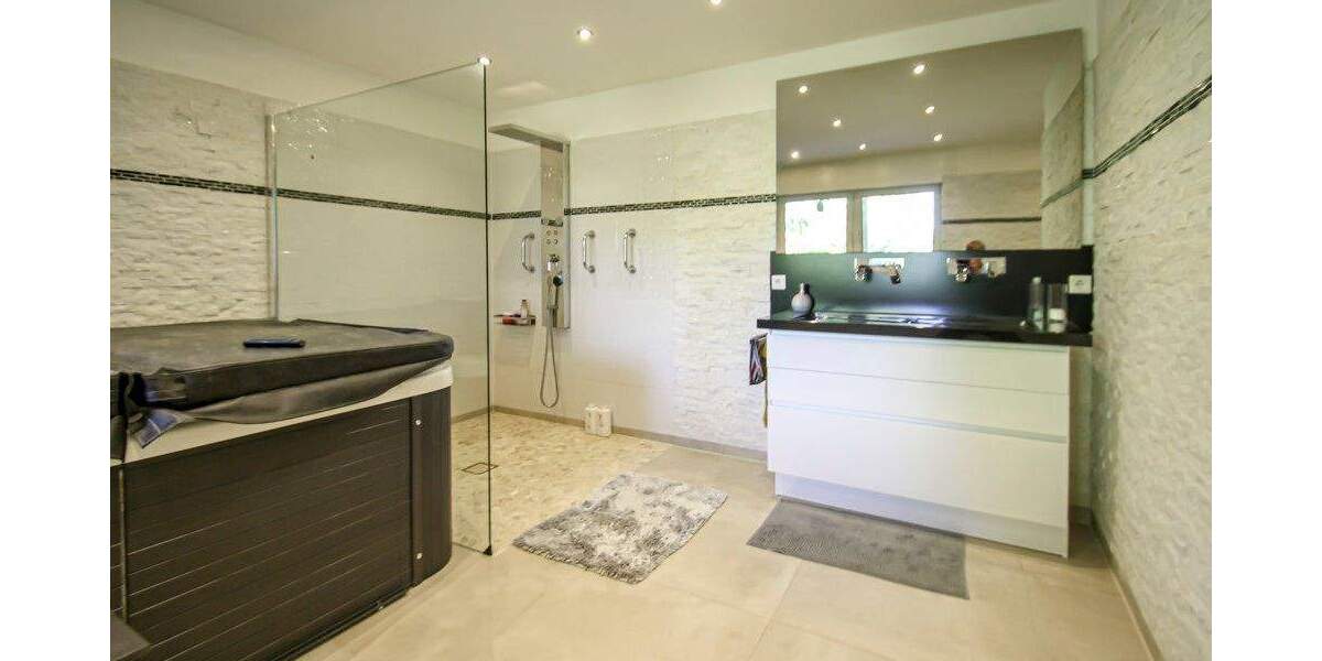 Einfamilienhaus Willich - 7 Zimmer, 331 m&sup2;, 999.500&euro; | Angebot:25688856