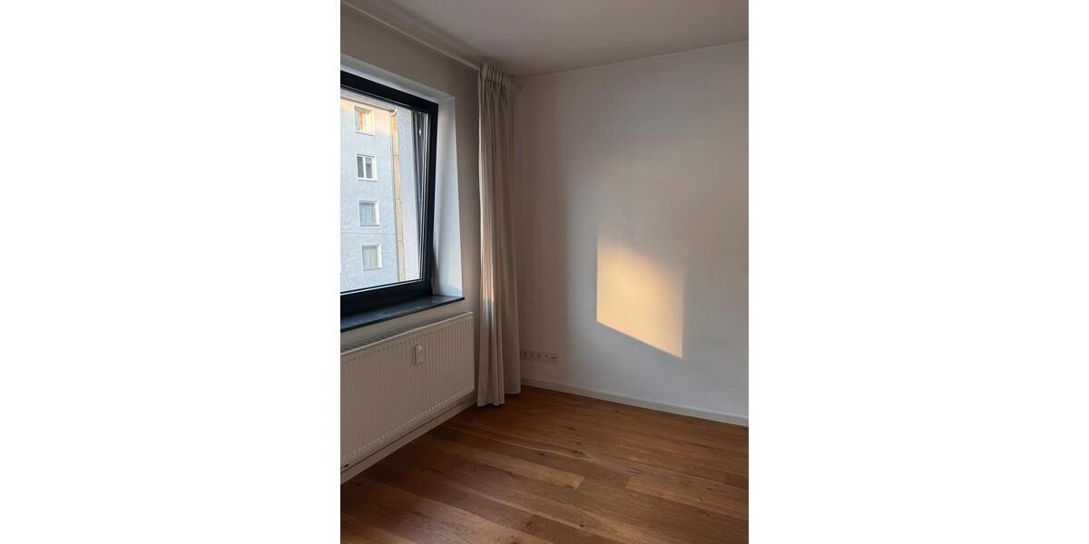 Etagenwohnung Düsseldorf Stadtmitte - 1 Zimmer, 28 m&sup2;, 800&euro; | Angebot:26604519