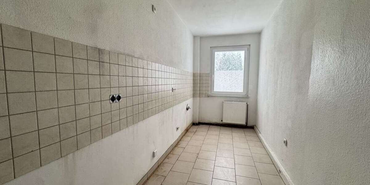 Helle 3,5-Zimmer-Wohnung mit Garage, Kellerraum und Dachboden-Stauraum - Erdgeschoßwohnung Essen Stadtbezirk III | Angebot:26691538