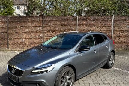 Volvo V40 Cross Country 127.000 km 15.100 &euro; Essen 45314