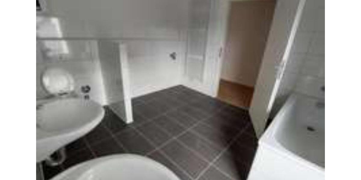 Dachgeschoßwohnung Oberhausen - 3 Zimmer, 114 m&sup2;, 916&euro; | Angebot:17899077