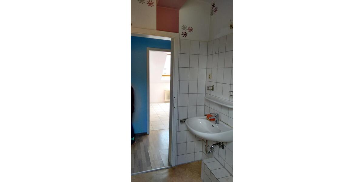 Dachgeschoßwohnung Dinslaken Lohberg - 3 Zimmer, 51 m&sup2;, 400&euro; | Angebot:25612911