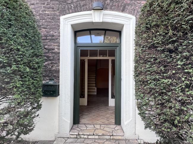 Etagenwohnung Duisburg Rheinhausen - 4 Zimmer, 190 m&sup2;, 1.800&euro; | Angebot:25378981