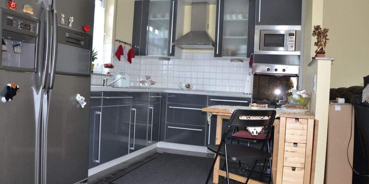 Etagenwohnung Düsseldorf Unterrath - 4 Zimmer, 99 m&sup2;, 1.450&euro; | Angebot:25970683