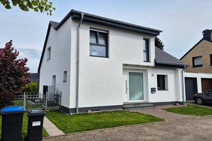 Haus Duisburg Rheinhausen - 5 Zimmer, 135 m&sup2;, 750.000&euro; | Angebot:26603985