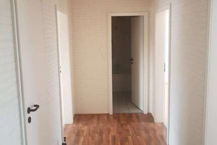 Wohnung Moers - 3 Zimmer, 75 m&sup2;, 485&euro; | Angebot:25213024