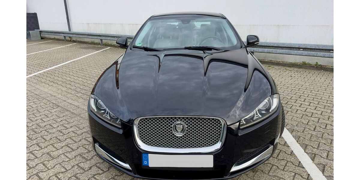 Jaguar XF 254.000 km 7.990 &euro; Viersen 41749