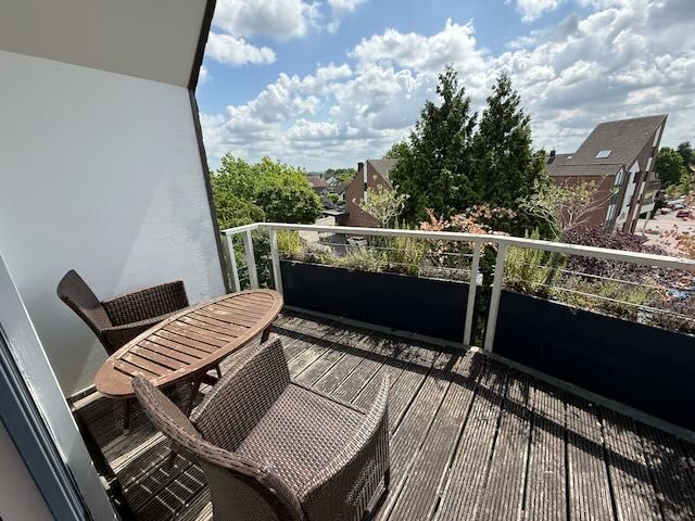Provisionsfrei* Lage, Lage, Lage: möblierte 2-Z.-Wohnung mit Loggia & Weitblick in Meerbusch - 2- Meerbusch Lank-Latum | Angebot:27287410