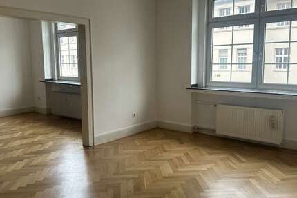 Wohnung Düsseldorf Niederkassel - 3 Zimmer, 99 m&sup2;, 1.390&euro; | Angebot:27312376