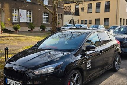 Ford Focus 118.500 km 7.999 &euro; Krefeld 47829