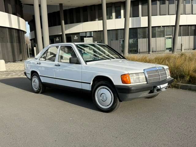 Mercedes-Benz 190 121.400 km 4.800 &euro; Düsseldorf, Stadt 40476