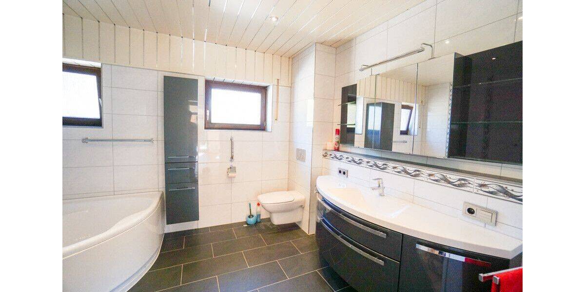 Mehrfamilienhaus, Wohnhaus Rheinberg Wallach - 6 Zimmer, 200 m&sup2;, 385.000&euro; | Angebot:26502604