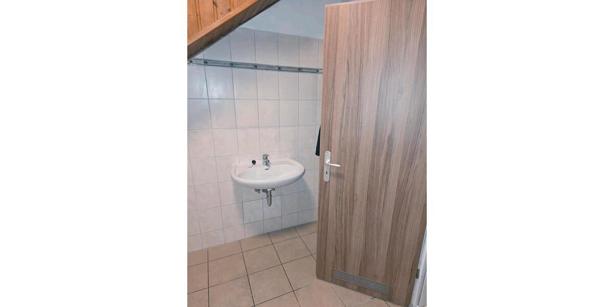 Dachgeschoßwohnung Dinslaken Hiesfeld - 2.5 Zimmer, 73 m&sup2;, 625&euro; | Angebot:26396476