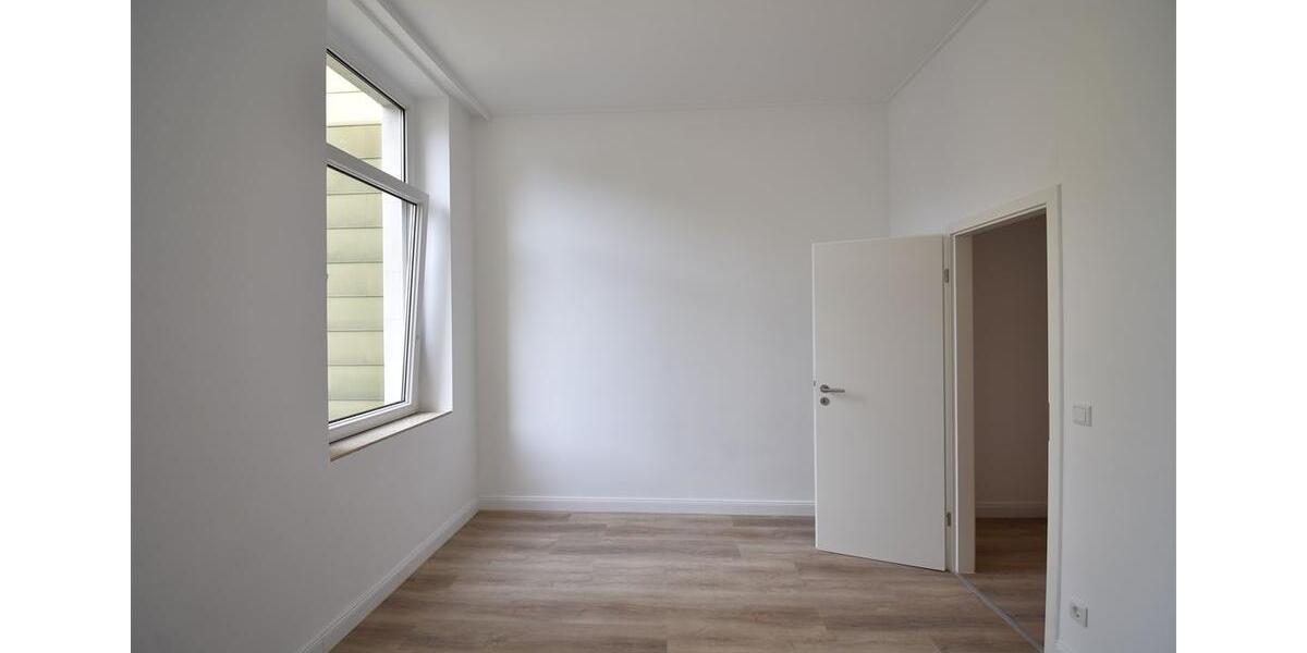 Etagenwohnung Krefeld - 2 Zimmer, 81 m&sup2;, 745&euro; | Angebot:21845411