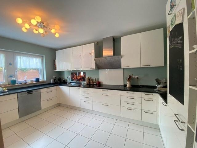 Einfamilienhaus Kaarst - 7.5 Zimmer, 241 m&sup2;, 2.900&euro; | Angebot:26634663