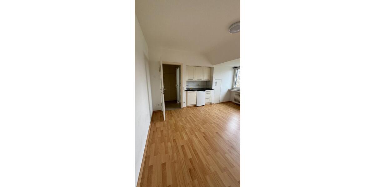Dachgeschoßwohnung Düsseldorf Düsseltal - 1 Zimmer, 26 m&sup2;, 610&euro; | Angebot:25873064