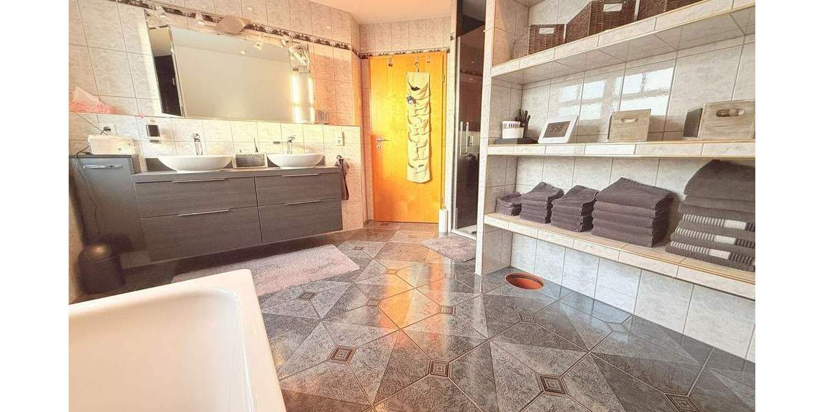 Einfamilienhaus Geldern - 7 Zimmer, 180 m&sup2;, 569.000&euro; | Angebot:25695653