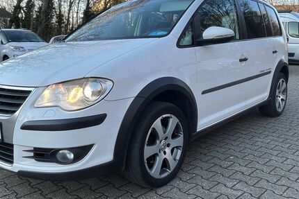 VW Touran 146.200 km 7.350 &euro; Düsseldorf 40625