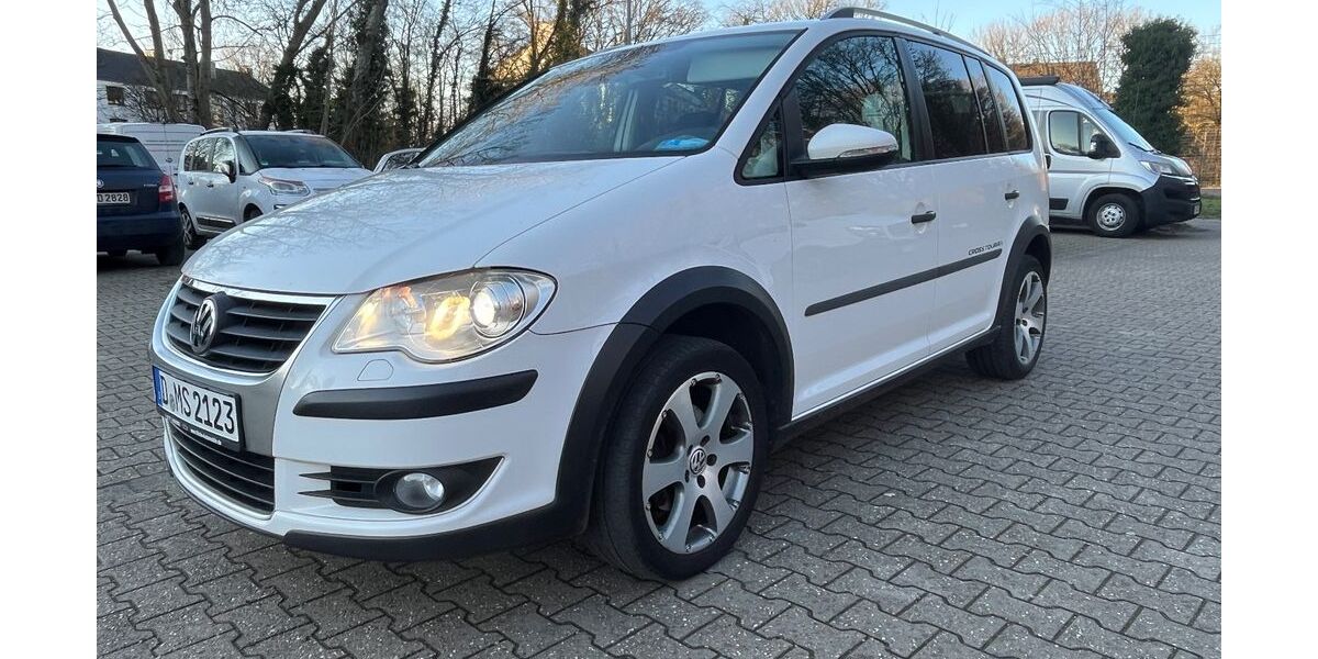 VW Touran 146.200 km 7.350 &euro; Düsseldorf 40625