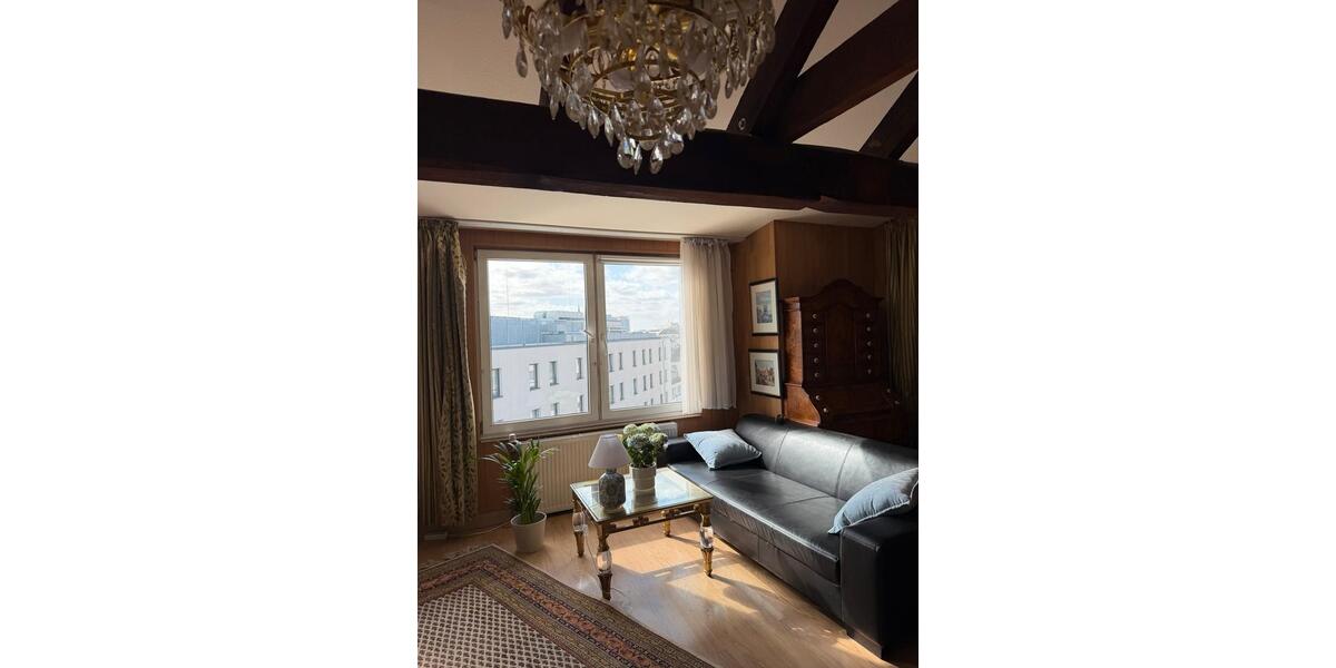 Dachgeschoßwohnung Düsseldorf Pempelfort - 3 Zimmer, 80 m&sup2;, 2.200&euro; | Angebot:26701749