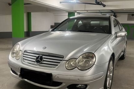 Mercedes-Benz CL 180 125.000 km 3.750 &euro; Düsseldorf 40227